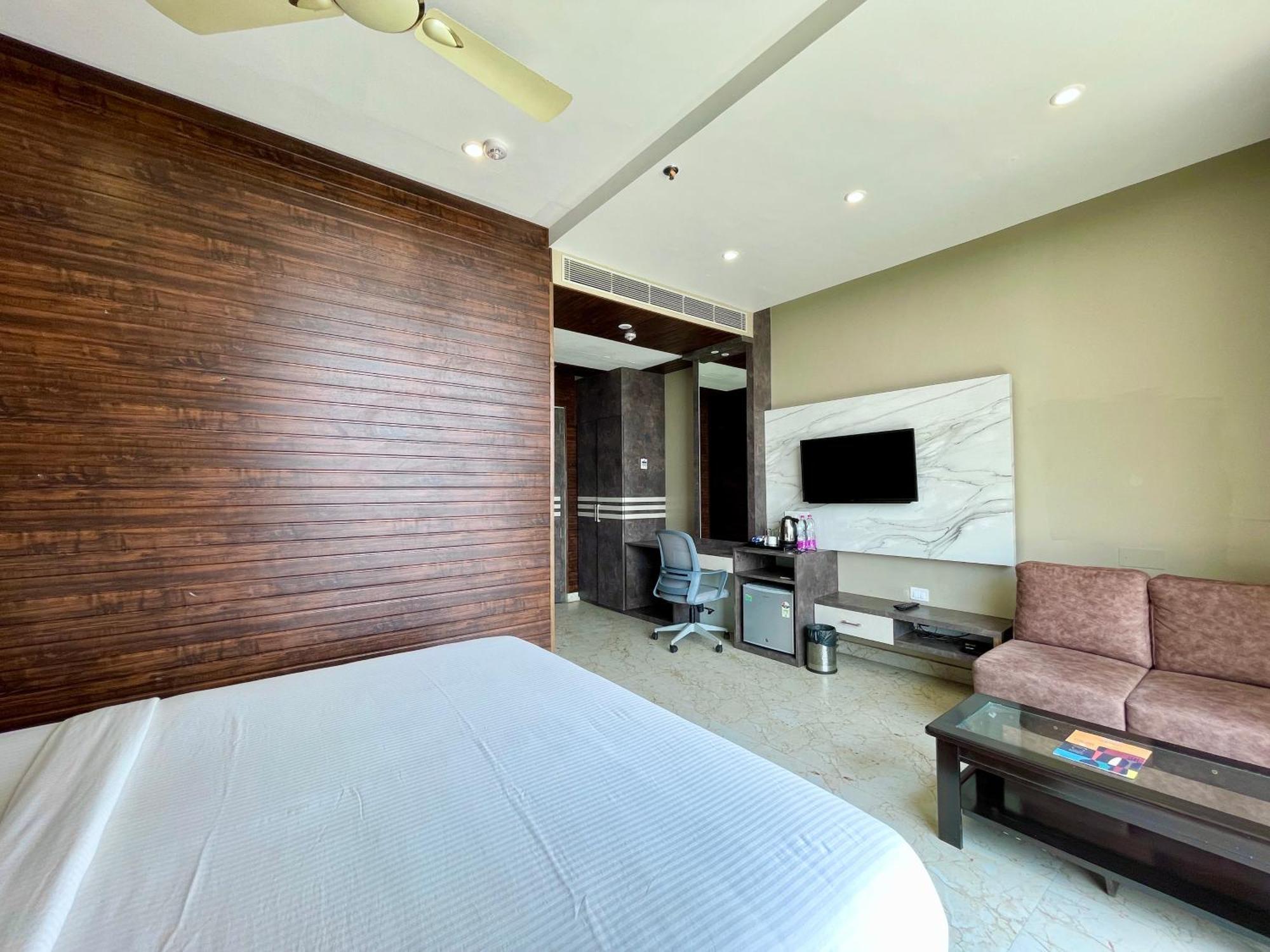 Hotel Tbs In Puri Luaran gambar